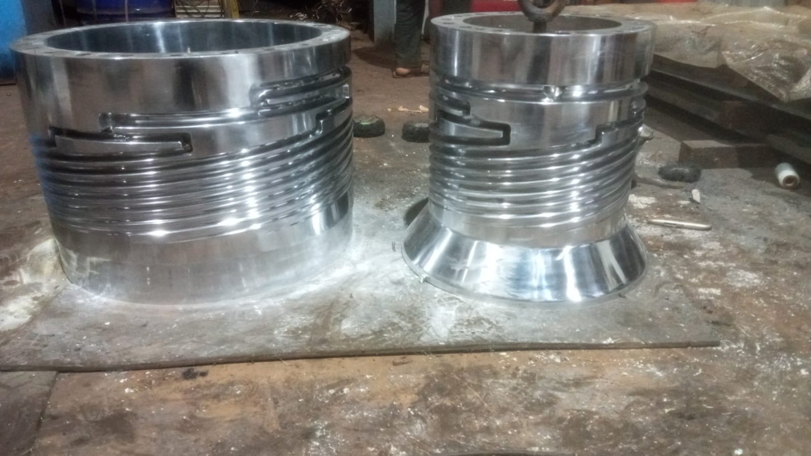 Grooved cylindrical components from the DVS workshop photo archive